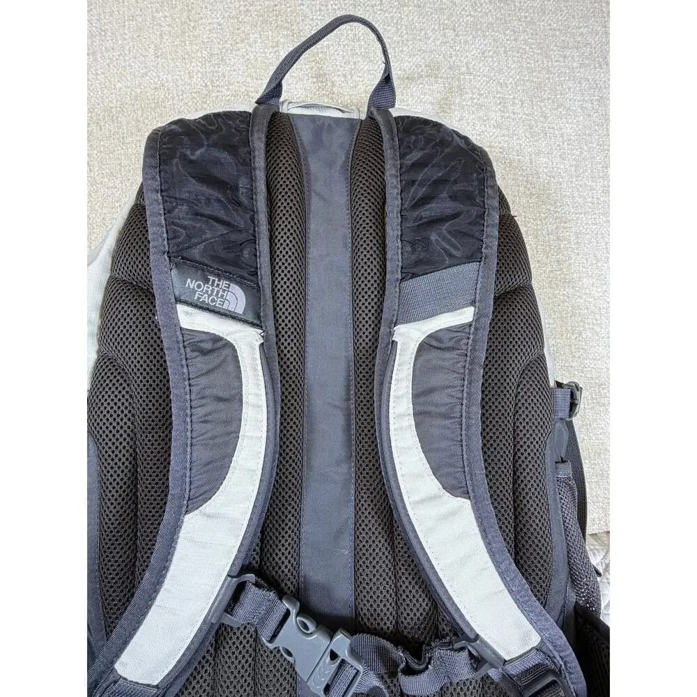 North Face Cream Gray Recon Hiking Travel Laptop Adjustable Strap Backpack Pack